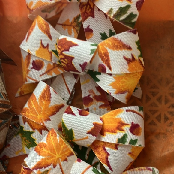 13 various fall decorated bows & my gift of 2 gold leaves. - Picture 2 of 9